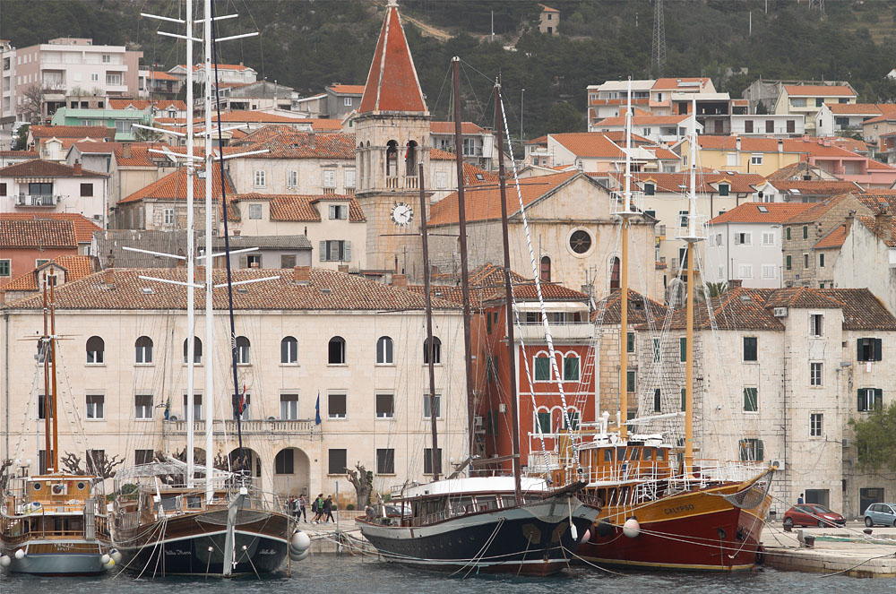 Ships in Makarska