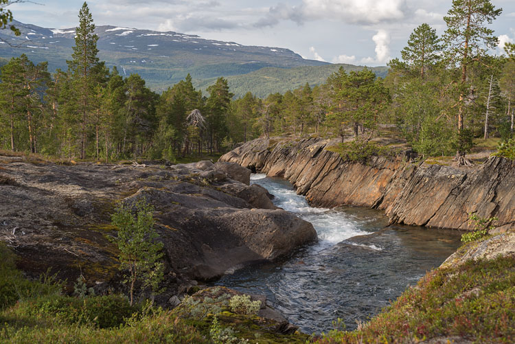 Tverråga